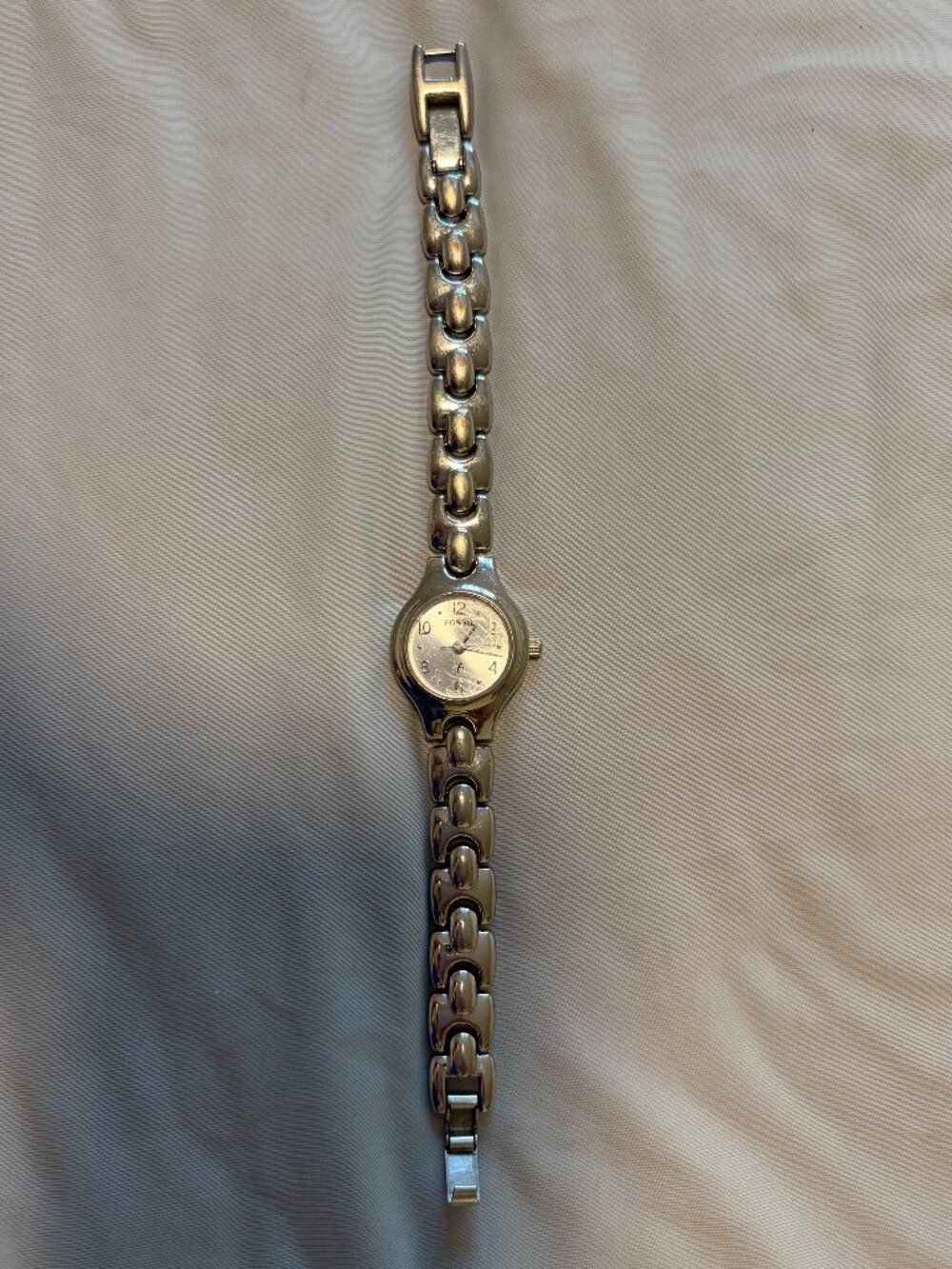 Silver Fossil F2 Watch 6.5 inches